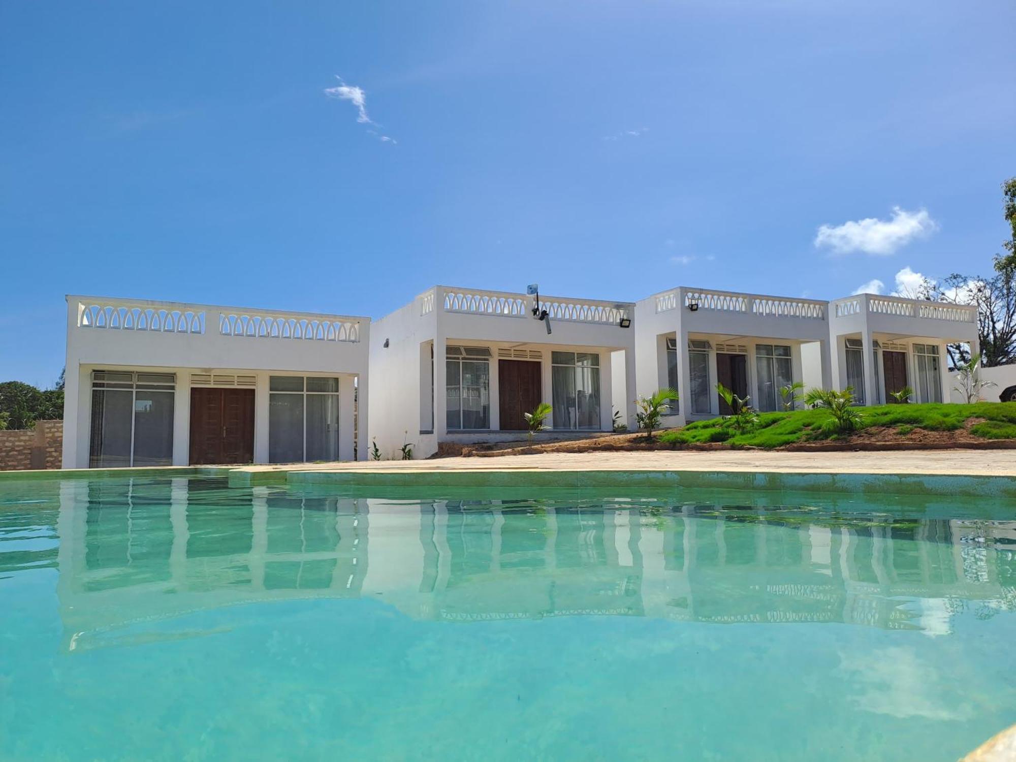 Cave Diani Holiday Apartments شاطئ دياني المظهر الخارجي الصورة